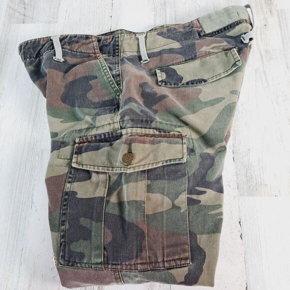 VTG Y2K Guess Camo Cargo Capri Pants Womens Sz 29 Embroidered Flowers Military - Picture 3 of 16